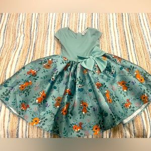 H&M toddler flared skirt dress. 5T/6. Beautiful Sage green color.